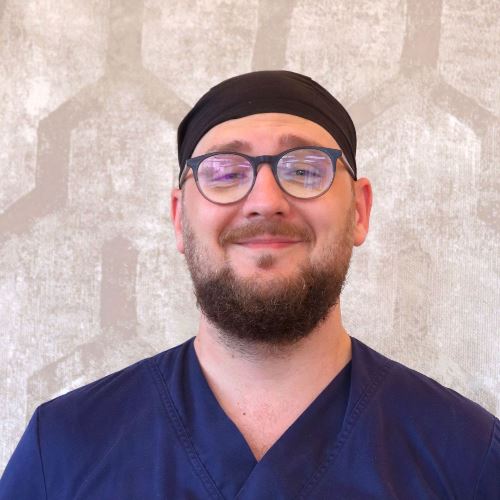 Dr. Tamás Molnár